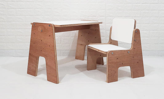 Sit & Learn Table and Chair set